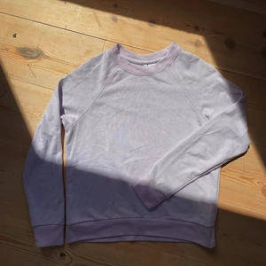 Pastell-lila sweater - Fin ljuslila tröja från HM