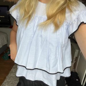 Zara topp - Den populära zara toppen!! Säljer för att den är för liten:(