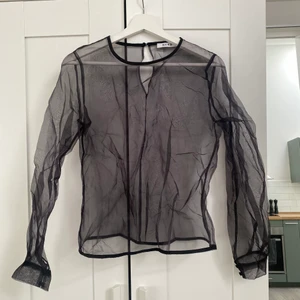 Meshtopp från NAKD - Svart topp i meshtyg från NAKD, storlek 36