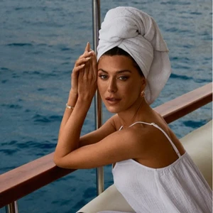 Drömmig sommarklänning!!💓🌼 - Säljer min fina sommarklänning från Bianca’s kollektion med ginatricot! Helt ny med lapp kvar 💓 slutsåld på hemsidan 