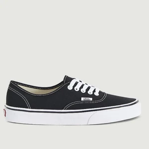 Vans  - Helt nya Vans i storlek 41! Väldigt fina nu till sommaren. Säljer då jag beställde två olika storlekar och nu går de ej att skicka tillbaka. Köpta för 650.