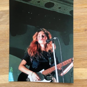 Girl in red bild!  - Bild i bra kvalite som man kan sätta på väggen eller annat! Bild på artisten Girl in red! <3 Köparen står för frakten!💌🚚