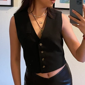 Kostym väst topp - Jättefin men inte kommit till användning för mig. Köptes från zara i vintras, använt en gång. Originalpris: 399 kr