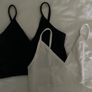 Linnen - Säljer dessa två linnen från new yorker. vita är i storlek M och svarta i XS. Ett kostar 25 , två kostar 30kr