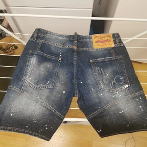 Dsquared 2 - Äkta dsquared 2 använda en gång  Strl 52