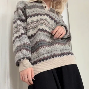 gosig vintage tröja - varm och mysig! skulle säga att den passar nästan alla storlekar!