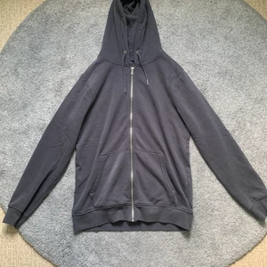 Zip hoodie från New look - Zip hoodie från new look i storlek S men har aldrig kommit till användning.