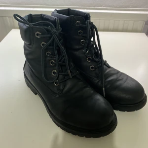 Boots 50kr + frakt  - Boots i storlek 36, jätte bra skick, 50kr + frakt 