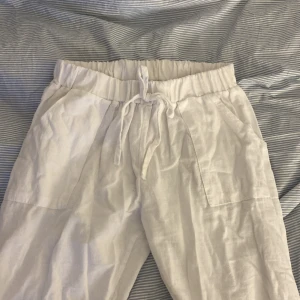 💗Linnebyxor💗 - Säljer mina linnebyxor pågrund av att dom är för små. Dom är i väldigt fint skick och bara använda få gånger