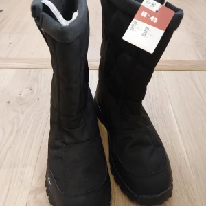 High ankle boot - Brand new, size 43, sole 31 cm.