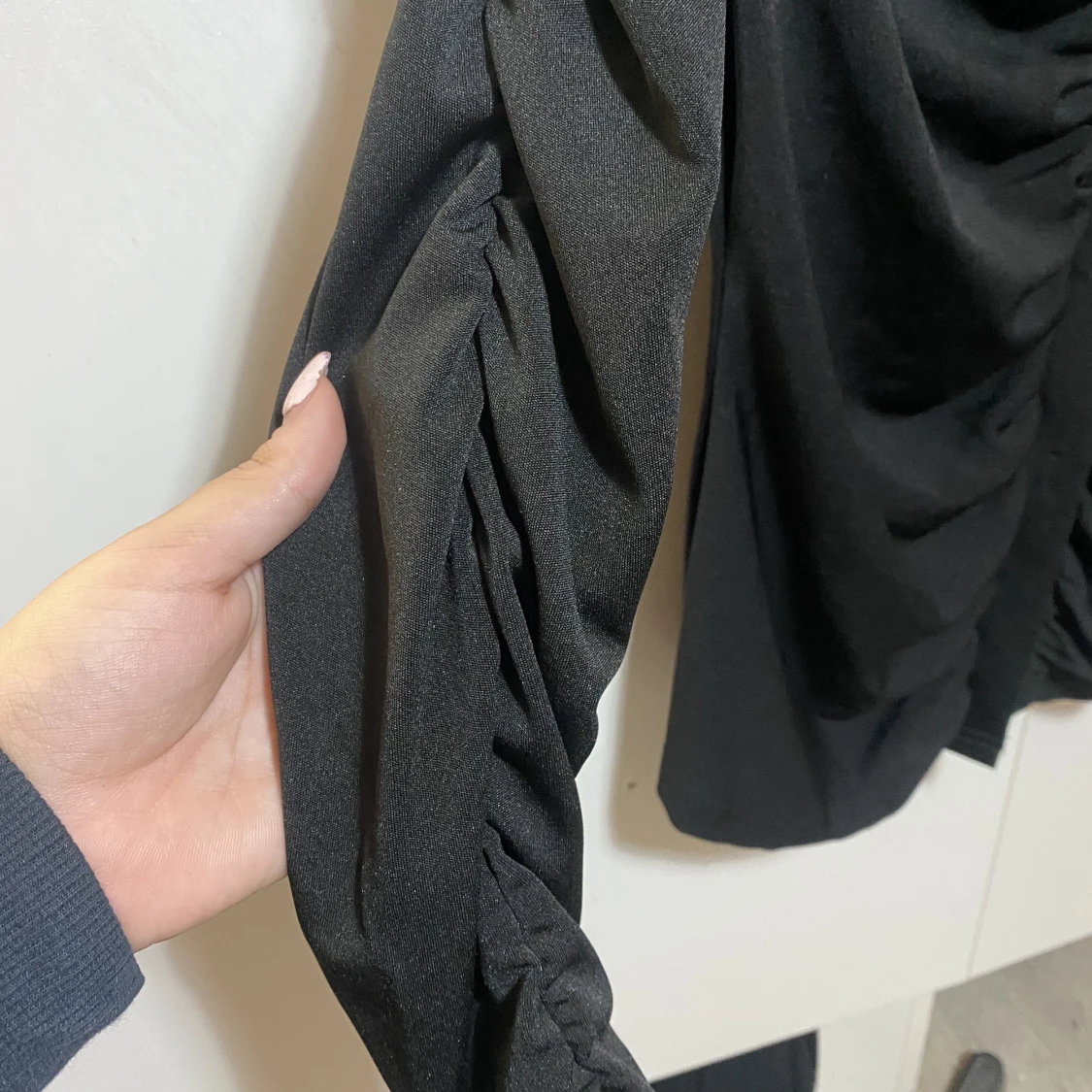 Svart tröja med knappar - 91