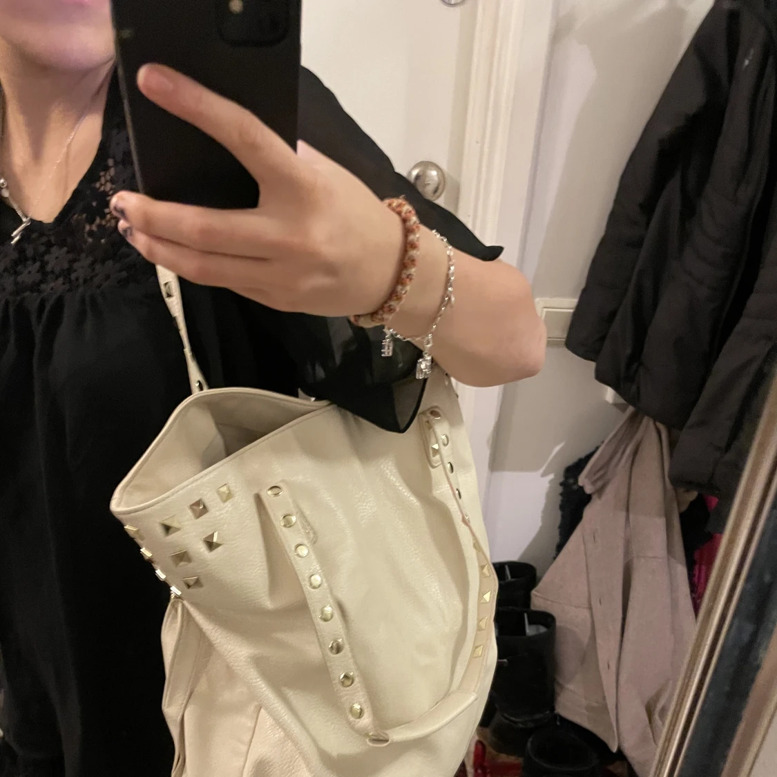 Väska med nitar - 90