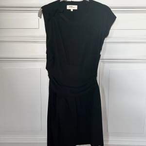 Svart klänning i ull från Isabel Marant. Storlek 1. Jätte bra skick!✨