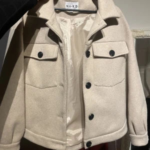 Jacka - Skjortjacka från nakd i storlek 34🤍