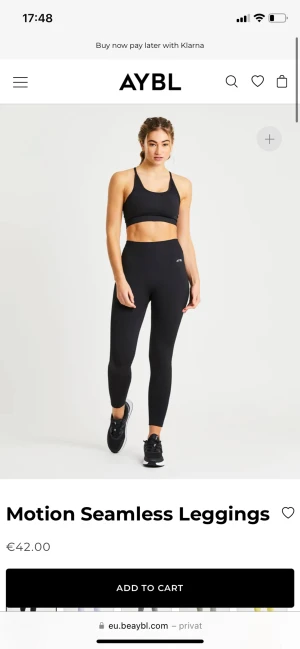 AYBL träningsbyxor - Säljer nu dessa väldigt fina svarta träningsbyxor då jag inte får dem till användning. Använt 2-3 gånger. Som nyskick. Nypris 470kr 