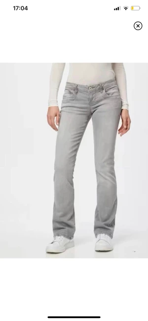 Ltb jeans  - Säljer mina favorit LTB jeans STORLEK 28/30 då de tyvärr var för stora för mig.  Pris kan diskuteras vid snabb affär💕