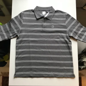 Polar skate co. - Långärmad Piké - Helt ny, aldrig använd. 10/10 