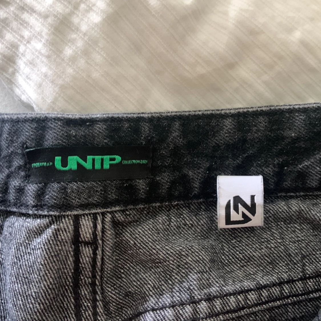 Guns Embroidered Washed Demin - 91