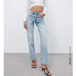 Säljer två par Jeans från Zara i modellen Mid Rise - Straight - Full length 💚 Slutsåld på hemsidan (säljer för 200kr styck)