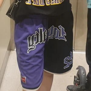 Shorts - Sjukt snygga shorts som jag andvänd ungeför 5 gånger men säljer den då jag bytt stil