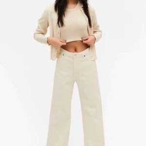 Jeans från Monki  - Säljer dessa snygga jeans då jag växt ur dem. 