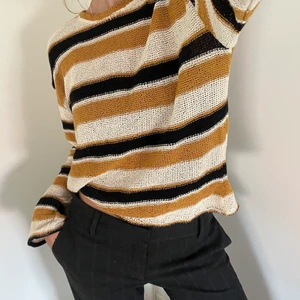 Virkad tröja - Virkad tröja från Zara som inte används längre :( så fin o najs nu i sommar!