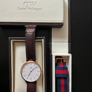Klocka Daniel Wellington - Ordinarie pris 2099 kr! Använd men i bra skick!  Skickar med ett till armband till klockan, värt 349 kr! 