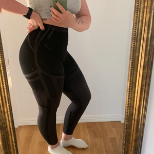 Gymshark tights - Geo seamless leggings från gymshark i storlek S, högmidjade, knappt använda, fint skick