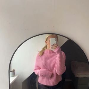 Stickad tröja - Ifrån h&m. Knappt använd💖. Köptes här på plick