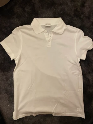 Saint laurent pike - Storlek S, skick 9/10 inga kvitton eller tags. Nypris 4000kr