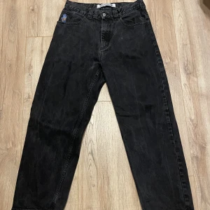 Polar big boys - Relativt nya som inte passar längre. Mycket sköna och ganska loose byxor   Skick: 8/10 ⚠️pris kan diskuteras⚠️