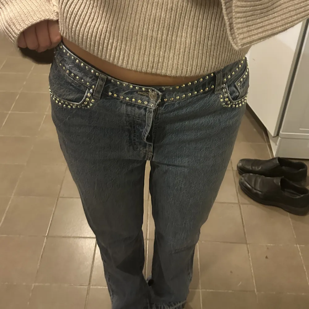 Snygga jeans med stenar på. W30 L36. Jeans & Byxor.