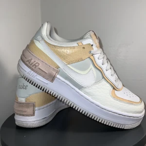 Nike Air Force 1 low Shadow Spruce Auro - Nike AF1! Använd några fåtal gånger bara! 