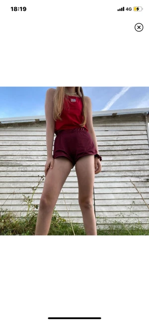 Röda shorts  - Röda shorts 