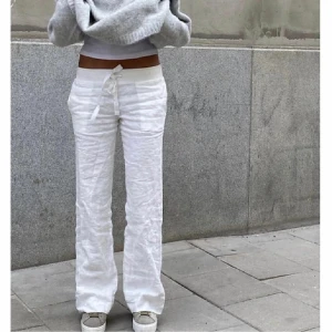 ALOBHA LABEL LINNEBYXOR - linnebyxor från lova widerbergs märke alobha label! har tagit ned fållen så de är typ 2 cm längre, passar perfekt i längden på mig som är 174! gjorde det hos en skräddare så det är proffesionellt gjort och det bra ut förstås. 