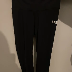 Tränings tights ICIW - Hej säljer nu mina oanvända tights från ICIW då dom va för små för mig.