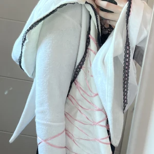 Super cool jumper! - Super söt och unik zip up jumper! Perfekt nu till våren! Strl S/XS💘