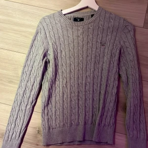 Gant tröja  - Ny grå gant tröja