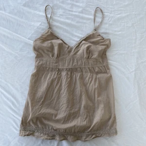 Nytt linne - Nytt oanvänt linne från Pimkie, har bara tagit av lapparna. Storlek S/M. 