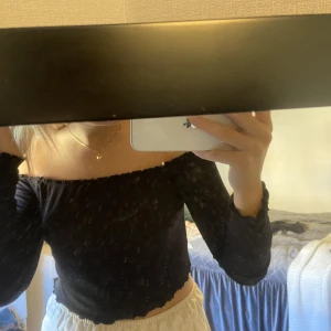 Topp  - Fin topp i ribbat material 