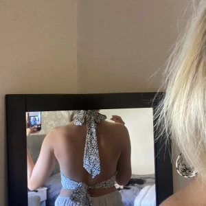 Topp  - Perfekt topp/fest topp nu till sommaren 