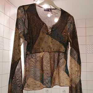 Y2ktopps - I mycket bra skick och passar till allt.Fransk marke