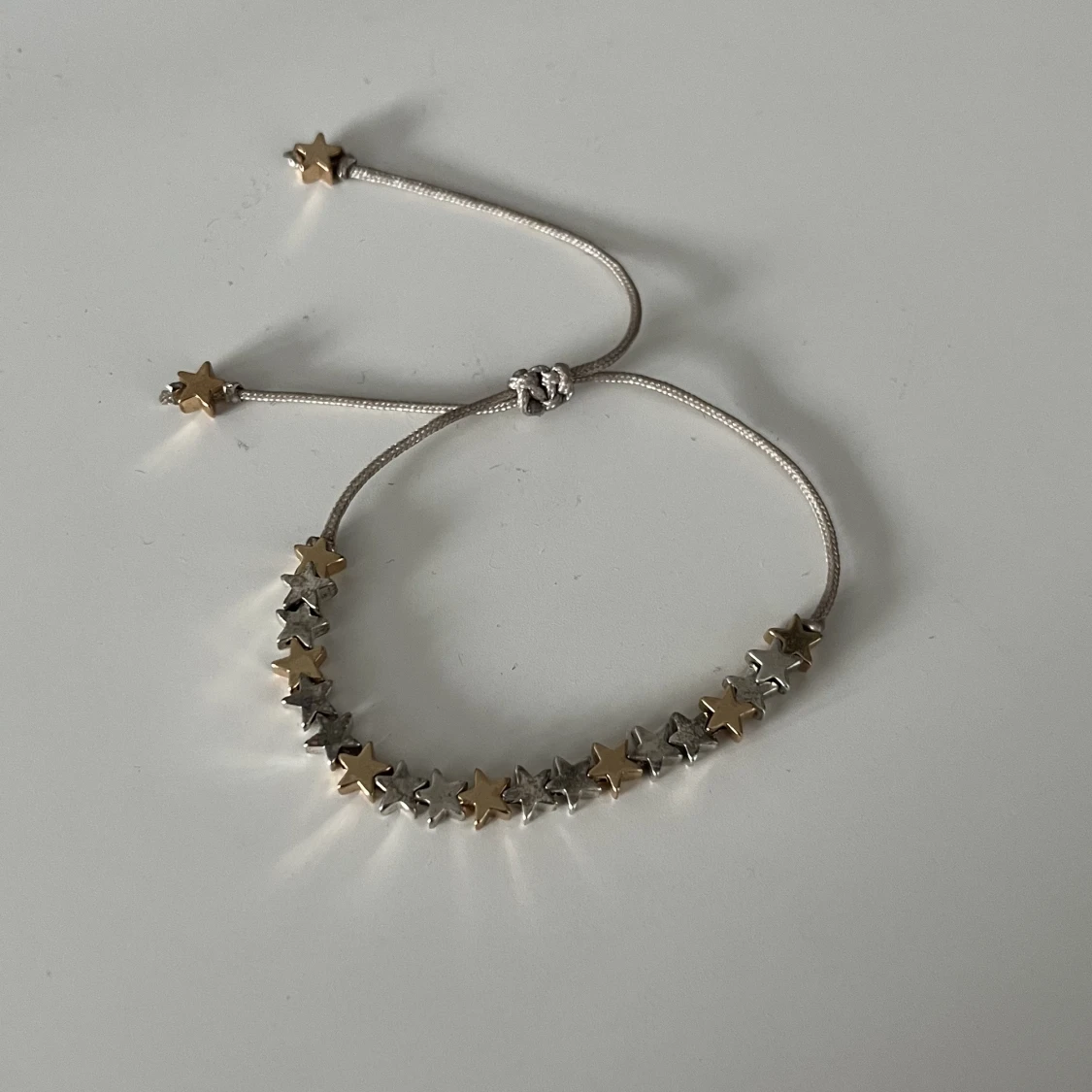 Armband med stjärnor