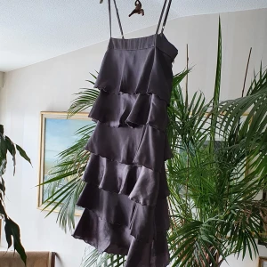 Fin volongfest klänning - Passar till alt och i mycket bra skick 