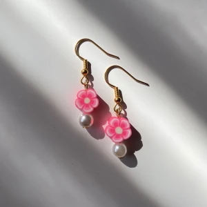 Örhängen  - 30kr och jag står för frakten ☺️