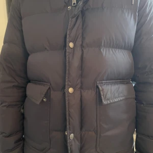 Boomerang vinterjacka - Mörkblå vinterjacka från boomerang för män, använd fåtal gånger 