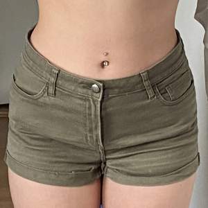 Jättesköna shorts 🥰 Lite slitna i nederkant, se bild 2