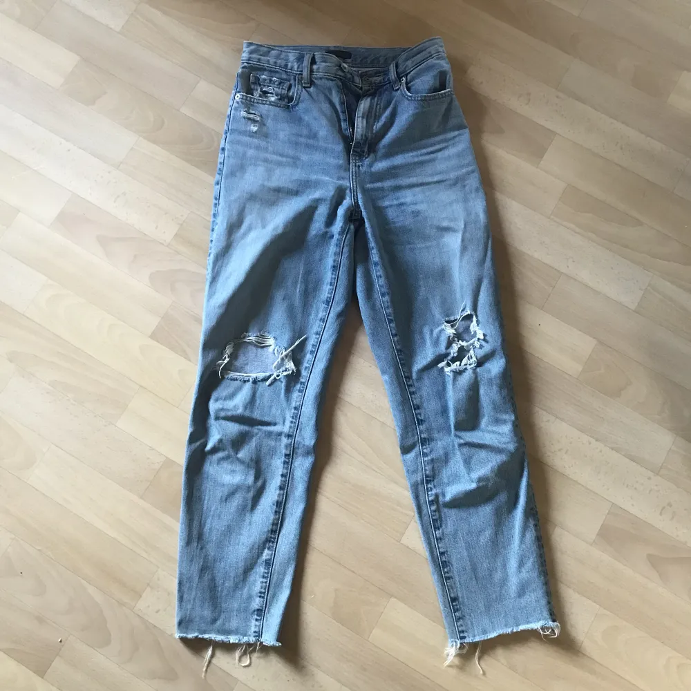 Great quality! Highwaisted jeans . Jeans & Byxor.