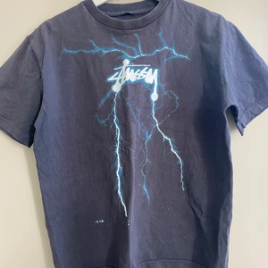 Vintage Stussy lightning T-shirt - Svart/blås stussy lightning tee 