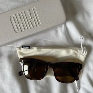 Chimi glasögon  - Chimis i storlek 007 och i färgen ”tortoise”. Nästan aldrig använda 💗 nypris: 1200